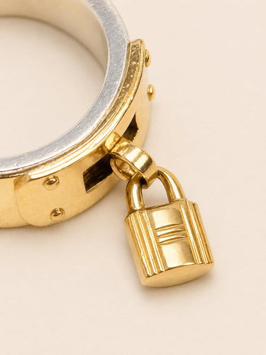 53 HERMÈS Kelly Cadenas - Bague en argent et or 18 carats 58 Facettes WC-2026-3540