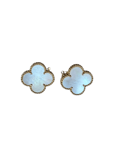 Boucles d'oreilles Van Cleef & Arpels Magic Alhambra - Boucles d'oreilles en or jaune et nacre 58 Facettes Orecchini