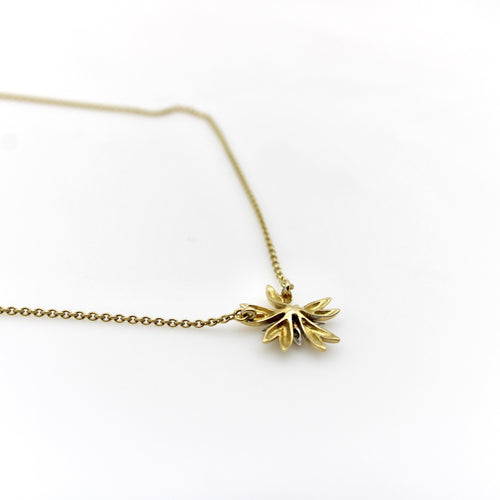 Necklace Flower pendant necklace in 18K yellow and white gold, diamonds 58 Facettes 11156