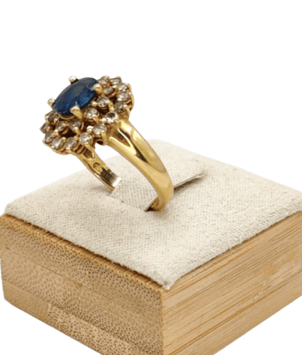 Pompadour ring in yellow gold with sapphire and diamonds 