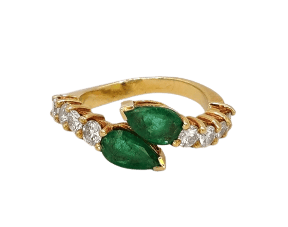 18K yellow gold ring with emeralds and diamonds 