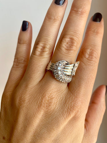 Bague 58 Bague nœud Art déco en or blanc 18k et diamants 58 Facettes