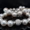 Collier Collier de perles blanches australiennes et diamants en or jaune 58 Facettes