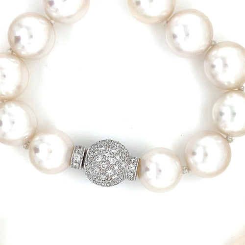 Collier Collier de perles blanches australiennes et diamants en or jaune 58 Facettes
