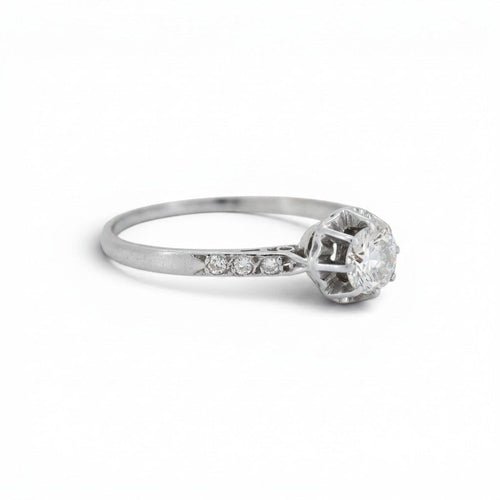 https://cdn.shopify.com/s/files/1/1015/8633/8124/files/antique-art-deco-platinum-Solitaire-old-cut-diamond-ring-right.jpg?v=1783863388