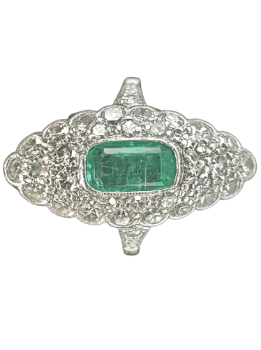 Belle Époque - Anel navete em Platina, esmeralda e diamantes 