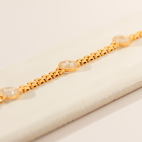https://cdn.shopify.com/s/files/1/0442/6560/3235/files/chopard-happy-diamonds-armband-aus-18-karat-gelbgold-96-diamanten-12-lose-brillanten-dreireihiges-gliederarmband-18cmhoney-jewelry-8967973.png?v=1772565164
