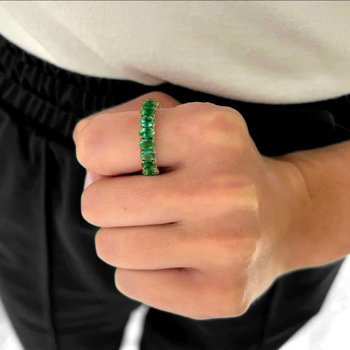 emerald-3ct-oval-emerald-eternity-ring-18k-gold-2.jpg