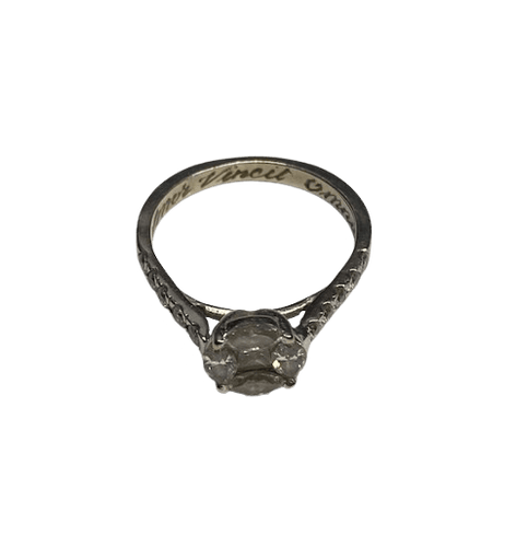 engagement ring gold diamonds  3.png
