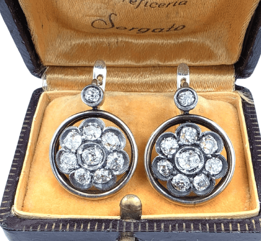 Boucles d'oreilles en or et argent avec diamants taille ancienne 58 Facettes 294/26 I
