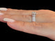 56 Bague halo en or blanc avec diamants naturels certifiée HRD 58 Facettes A2086
