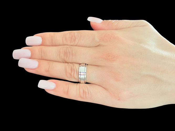 57 Piaget Possession - Bague large en or blanc 18 carats 58 Facettes A2107