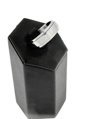 57 Piaget Possession - Bague large en or blanc 18 carats 58 Facettes A2107