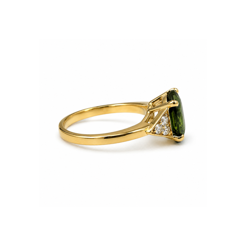 https://cdn.shopify.com/s/files/1/0647/1470/3075/files/Bague_de_Fiancailles_-_Bague_Saphir_Vert_2.58_Carats_Diamants_Or_Rose_-_Joaillerie_Paris_-_Les_Pierres_de_Julie.png?v=1784372499
