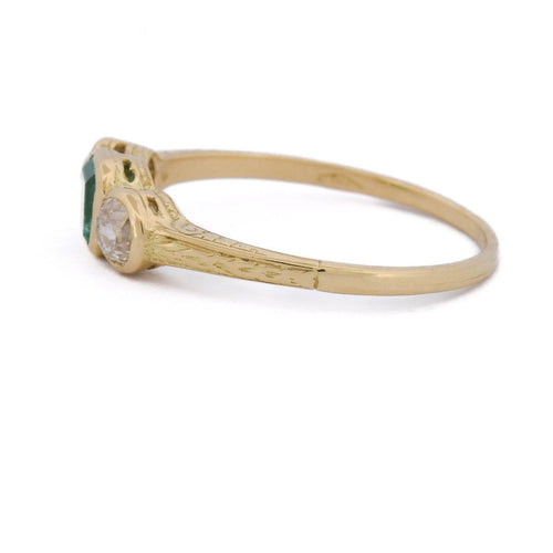 Bague 55 Bague vintage en or jaune 18 kt, émeraude et diamants 58 Facettes AN707 P8 (0969)