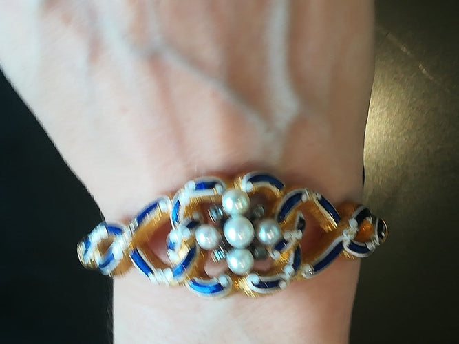 Bracelet Bracelet ancien en or jaune, émail, perles et diamants 58 Facettes 01380