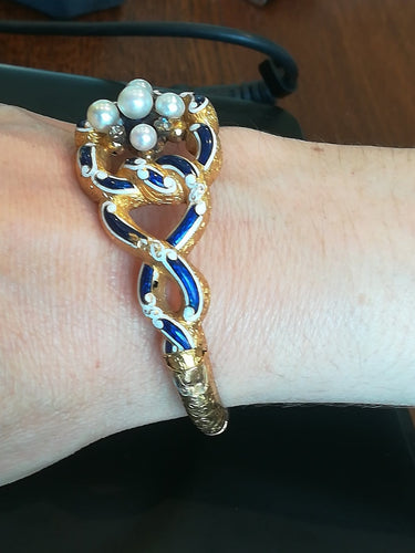 Bracelet Bracelet ancien en or jaune, émail, perles et diamants 58 Facettes 01380