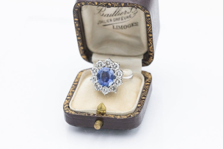 58 Bague en or blanc avec saphir naturel non traité et diamants 58 Facettes 13492