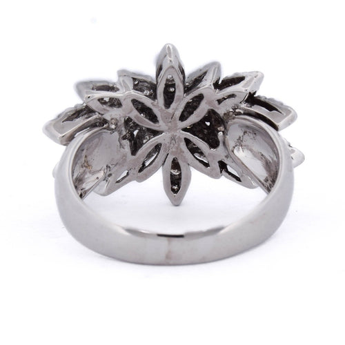 Bague 54 Bague florale en or blanc 18 kt et diamants 58 Facettes AN697 '(0769)