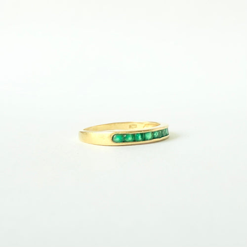 https://cdn.shopify.com/s/files/1/0943/8576/6747/files/Poloviční věčnostní prsten-emeraudes.jpg?v=1770224736