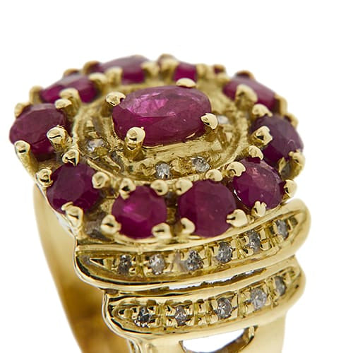 https://ledial.it/app/uploads/2026/07/41527-anello-oro-fiore-rubini-diamanti_09.jpg