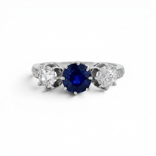 52 Art déco - Bague trilogie en or blanc saphir et diamants 58 Facettes RI-1065