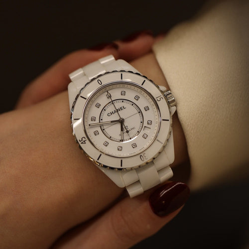montre-chanel-j12-h5705-ceramique-blanche-automatique-39-mm-index-diamants-2022.jpg