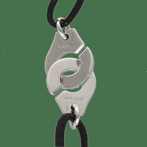 bracelet-dinh-van-menottes-moyen-modele-Platina-2022.jpg