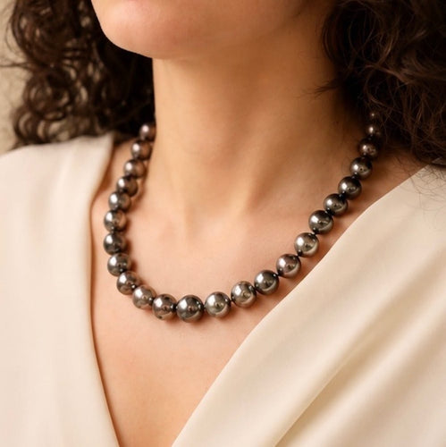collier-tecla-perles-grises-des-mers-du-sud-45-cm.jpg