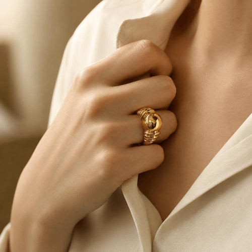 bague-Boucheron-boule-or-jaune-18k-taille-52-vers-1980.jpg