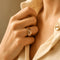 bague-hermes-kelly-or-gris-18k-diamants-012-ct-g-vs-taille-52.jpg