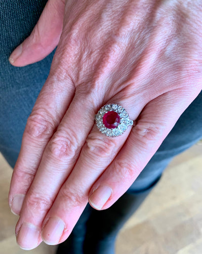 Bague 57 Bague marguerite en platine et or gris avec rubis birman et diamants 58 Facettes BRU55