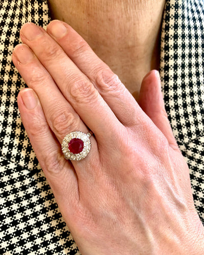 Bague 57 Bague marguerite en platine et or gris avec rubis birman et diamants 58 Facettes BRU55