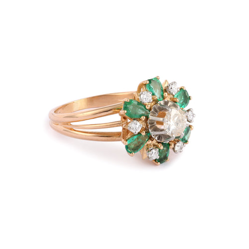Bague 58 Bague marguerite en or jaune 18 carats avec émeraudes et diamants 58 Facettes B381