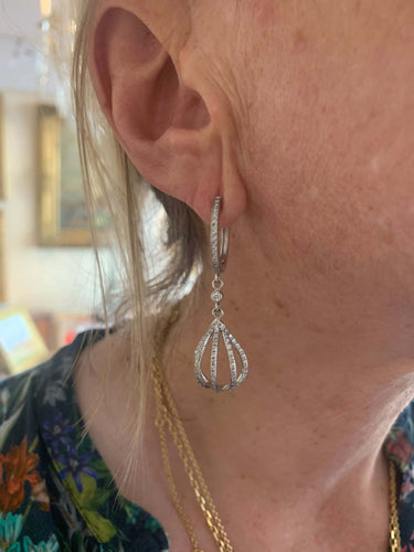 Boucles d'oreilles Boucles d'oreilles Montgolfières - Boucles d'oreilles en or gris 18 carats et diamants 58 Facettes BO132