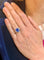 Bague 52 Bague saphir de Ceylan coussin 4,15 ct et diamants en or gris 18 carats 58 Facettes BSA106