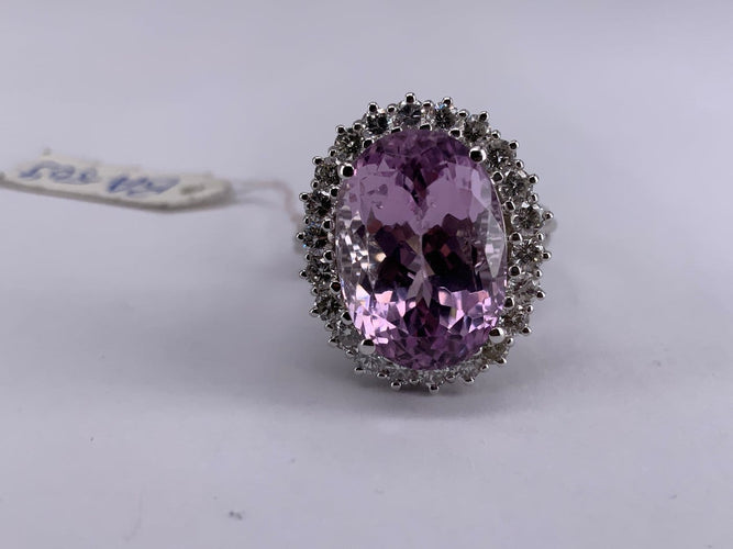 53.5 Bague halo en or blanc, kunzite et diamants 58 Facettes BA 509