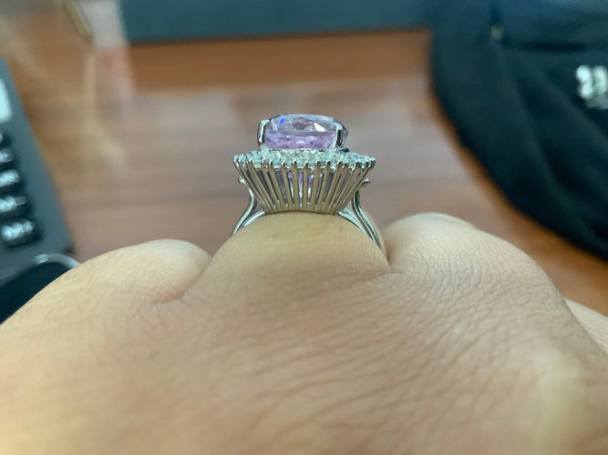 53.5 Bague halo en or blanc, kunzite et diamants 58 Facettes BA 509