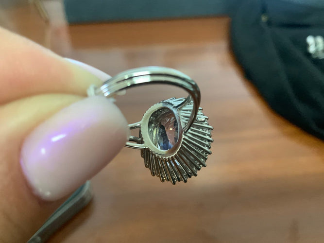 53.5 Bague halo en or blanc, kunzite et diamants 58 Facettes BA 509