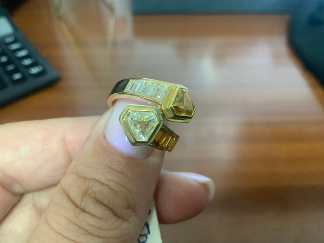 51 Bague Toi et Moi vintage en or jaune, citrine et diamant 58 Facettes BA 763