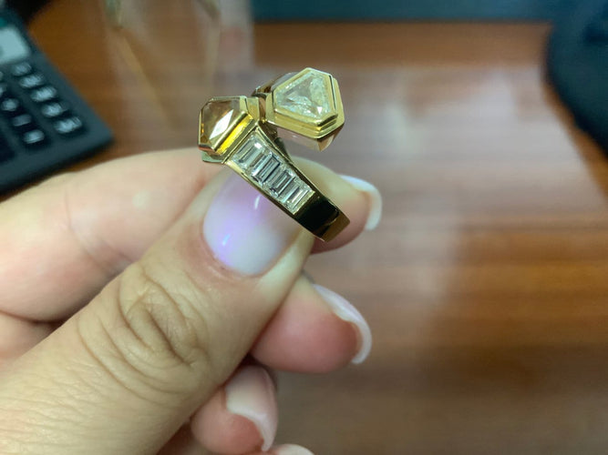 51 Bague Toi et Moi vintage en or jaune, citrine et diamant 58 Facettes BA 763