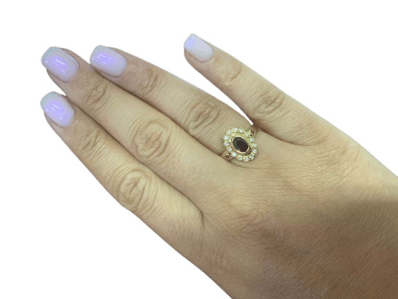 Anello vintage in oro giallo con rubini e diamanti 