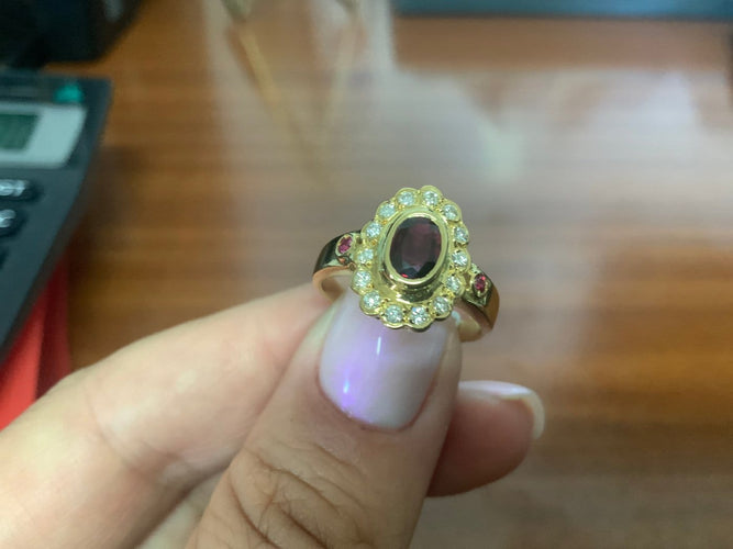 54 Bague vintage en or jaune avec rubis et diamants 58 Facettes BA 97