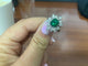 54 Bague cocktail en or blanc 18 carats, émeraude de Zambie et diamants 58 Facettes BA 460