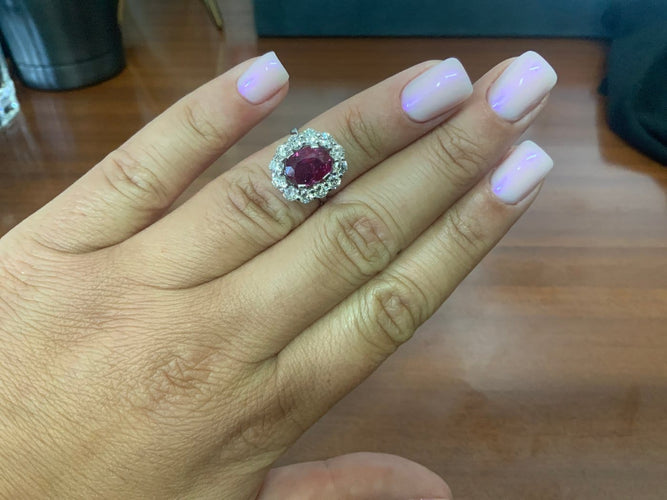 Bague 50 Bague pavée en or blanc avec rubis thaï et diamants 58 Facettes BA 499