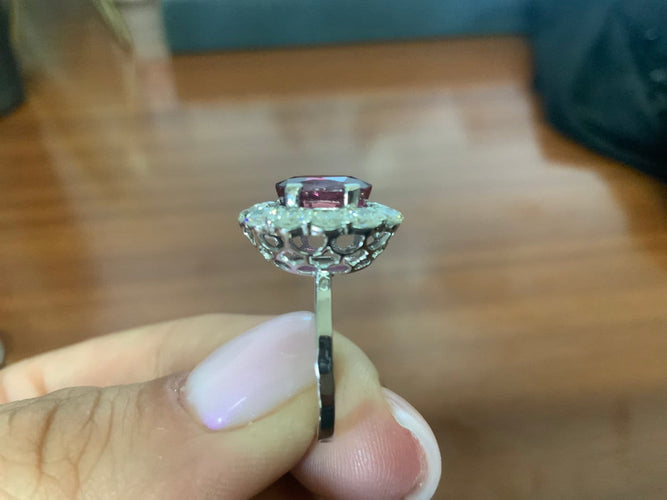 Bague 50 Bague pavée en or blanc avec rubis thaï et diamants 58 Facettes BA 499