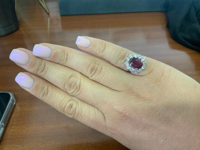 Bague 50 Bague pavée en or blanc avec rubis thaï et diamants 58 Facettes BA 499