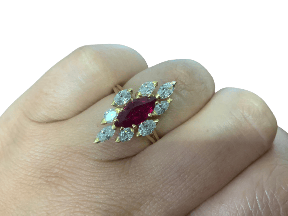 18K yellow gold marquise ring, ruby and diamond 