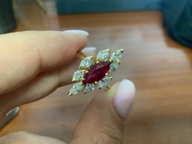 Bague 54 Bague marquise en or jaune 18K, rubis et diamant 58 Facettes BA 770