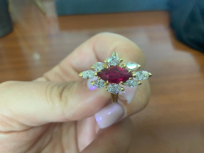 Bague 54 Bague marquise en or jaune 18K, rubis et diamant 58 Facettes BA 770